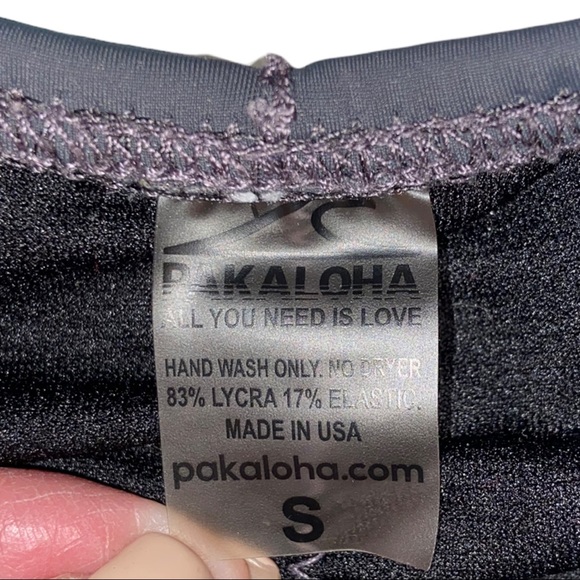 NWOT PAKALOHA Puamana Ruched Bottom Scrunch Butt Graphite Bikini Bottoms Small - Picture 4 of 11
